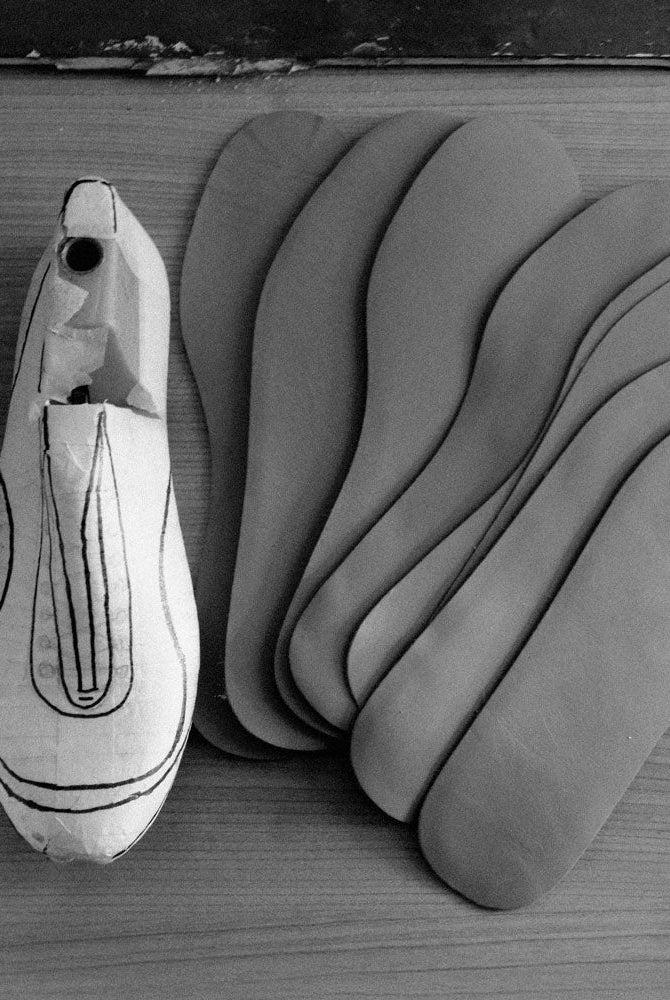 A GUIDE TO LEATHER TYPES FOR MEN'S SNEAKERS